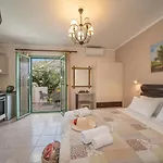 Apartment Minas Divarata
