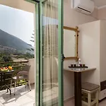 Apartment Minas Divarata